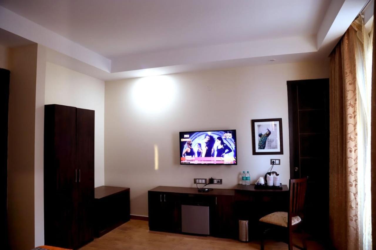 Country Inn Hotels & Resorts Vrindāvan 외부 사진