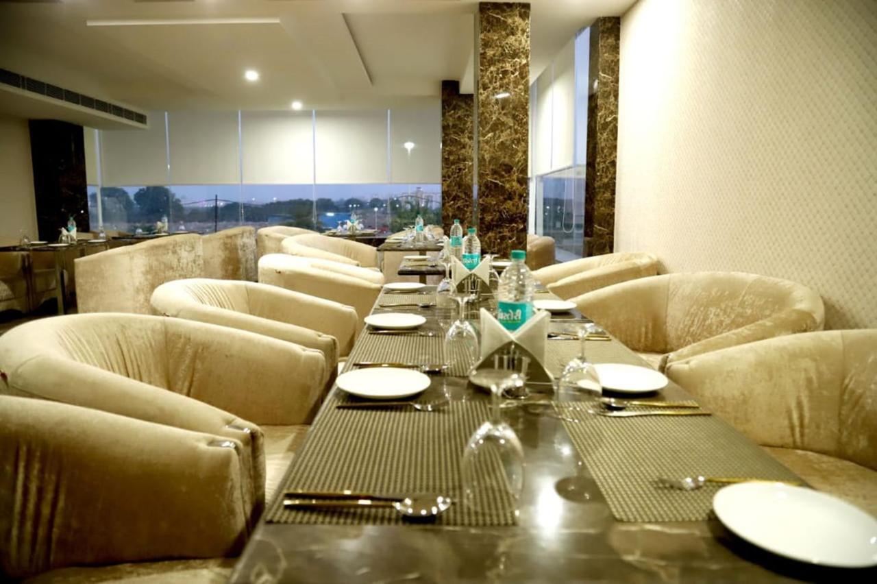 Country Inn Hotels & Resorts Vrindāvan 외부 사진