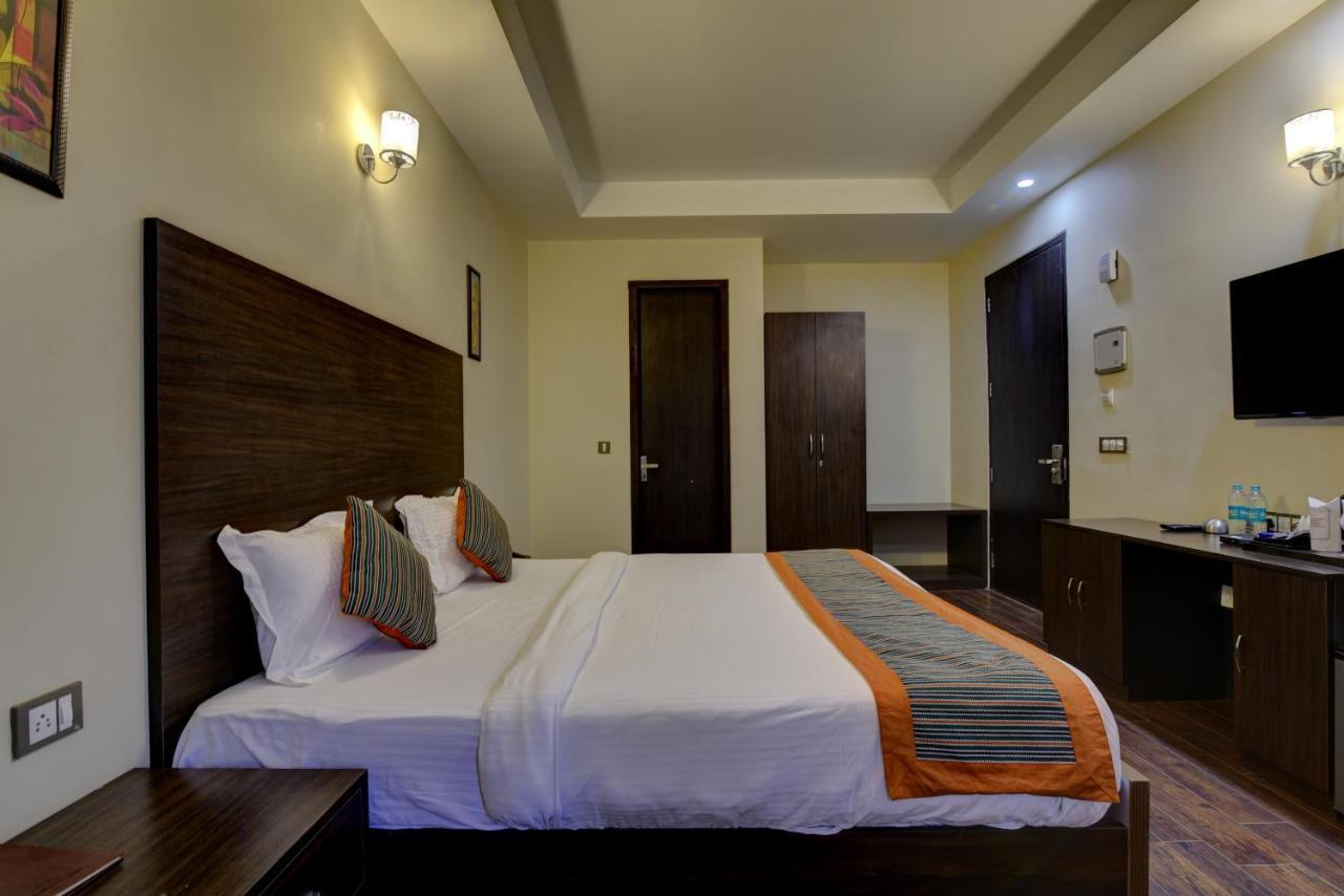 Country Inn Hotels & Resorts Vrindāvan 외부 사진
