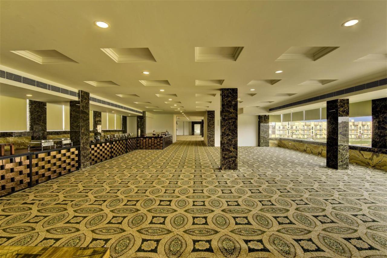 Country Inn Hotels & Resorts Vrindāvan 외부 사진